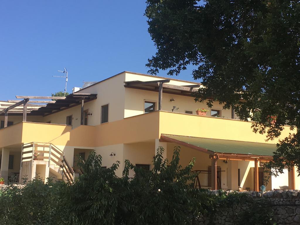 Agritria Di Umberto Anglisani Villa ออสตูนี ภายนอก รูปภาพ